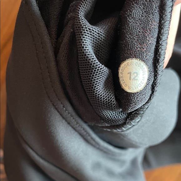 Lululemon Black Sports Bra 12 - Picture 3 of 3